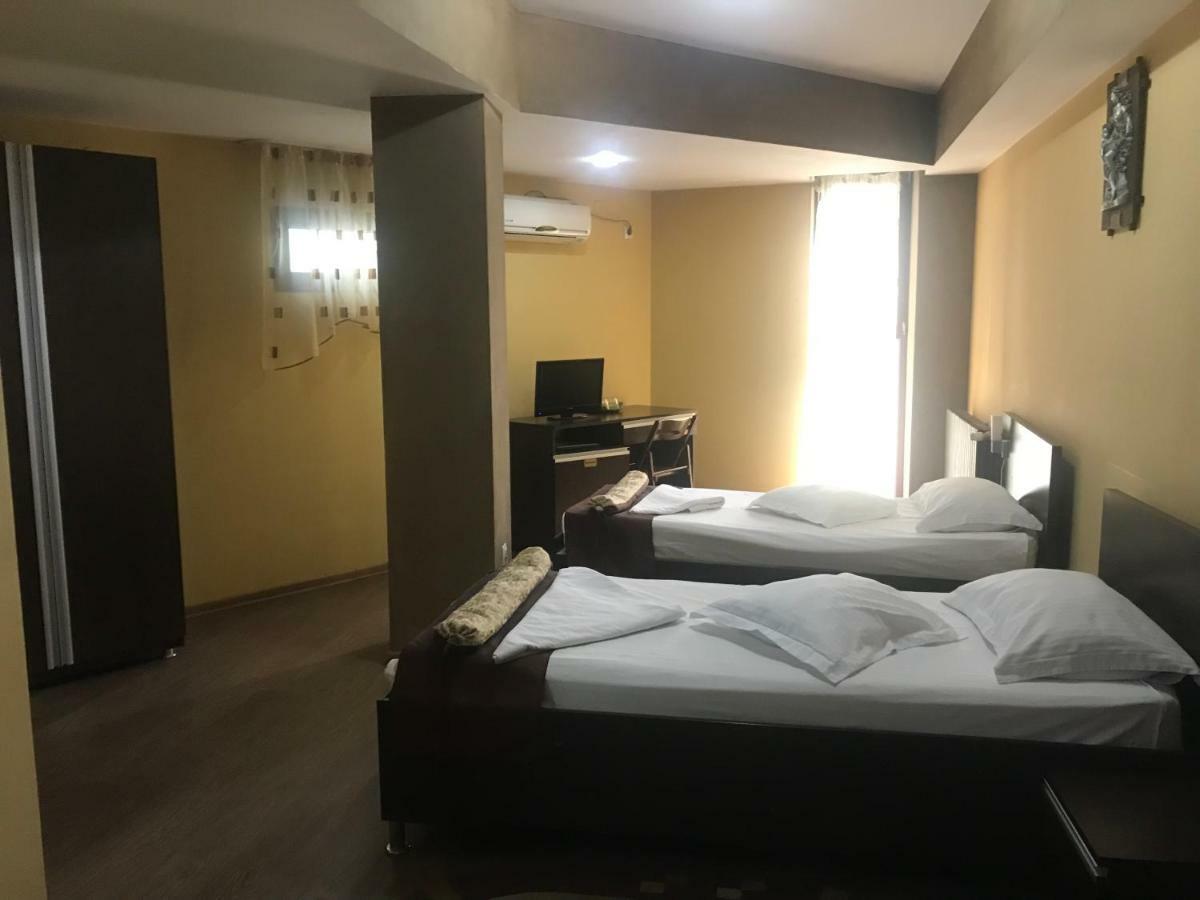 Hotel Bulevard Drobeta Turnu Severin Ngoại thất bức ảnh